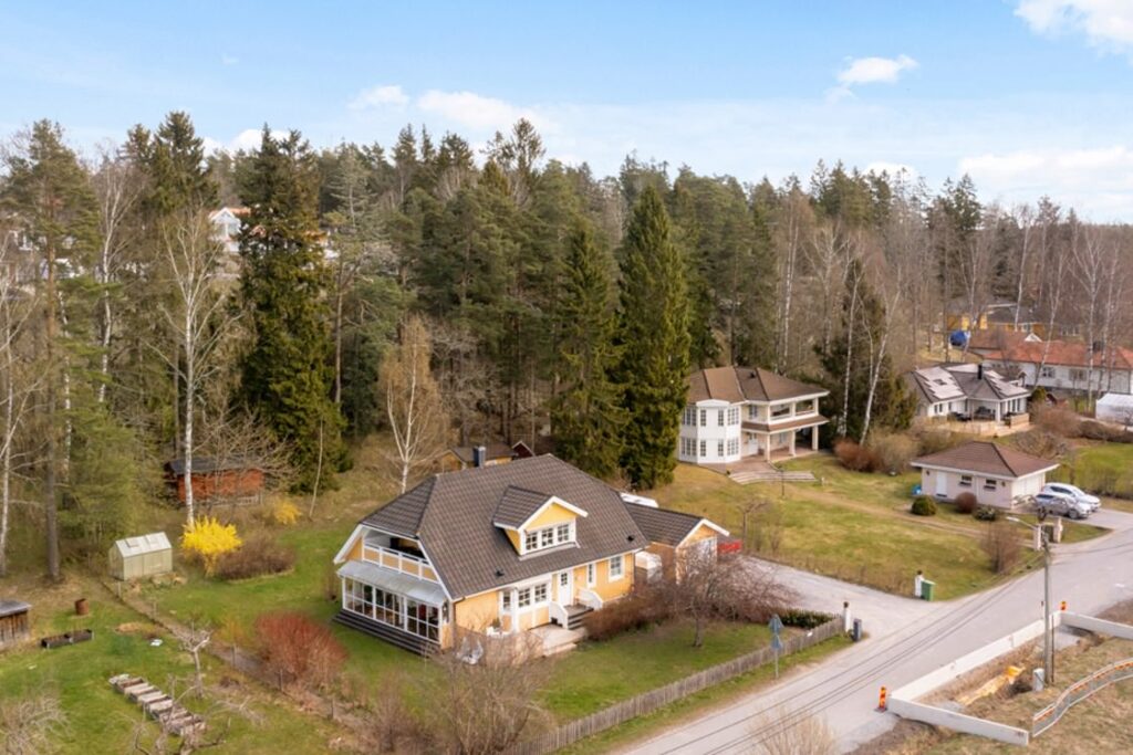 Utbyggnad vinterträdgård med altandäck. Flysta Sundby Spånga